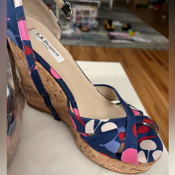LK Bennett Linette Navy and Pink Patterned Wedge Sandals - Picture 3 of 10